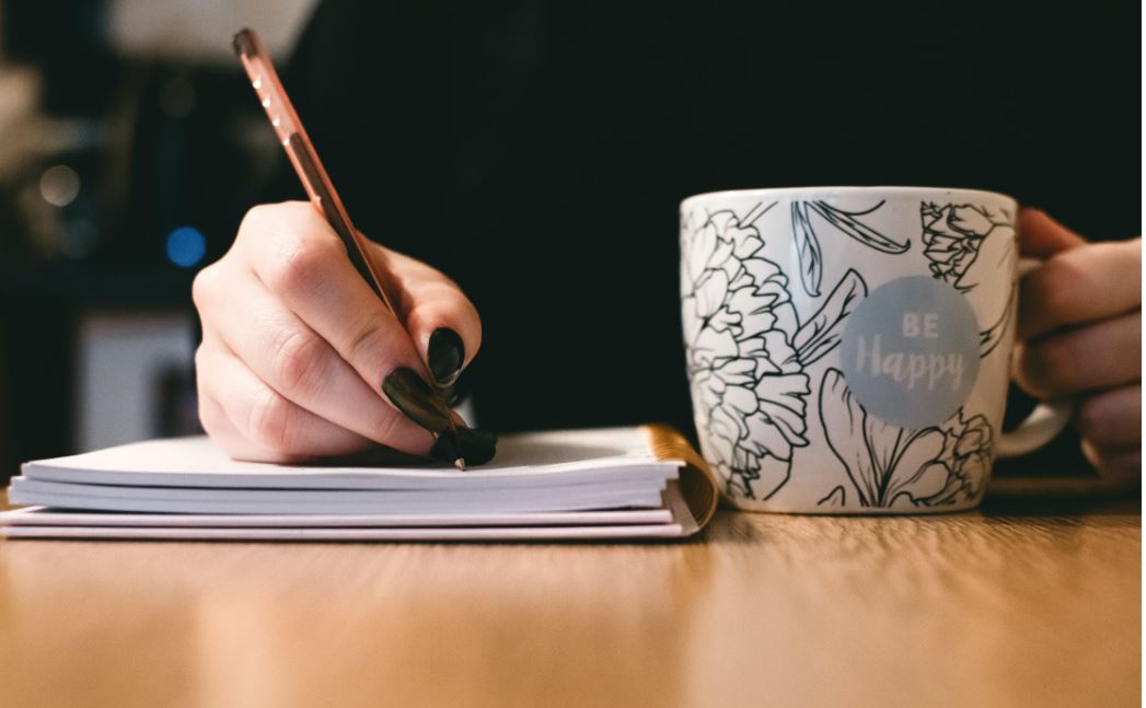 Leia mais sobre o artigo Pragmatha Editora abre inscrições para o Clube da Prosa