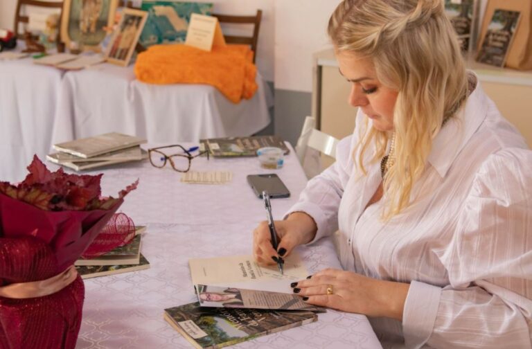 Leia mais sobre o artigo Emoção e passeio pela história marcam lançamento da obra Memórias da Família Ventura