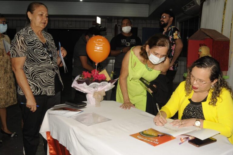 Leia mais sobre o artigo Daniele Telles lança “Sonequita” em Capanema