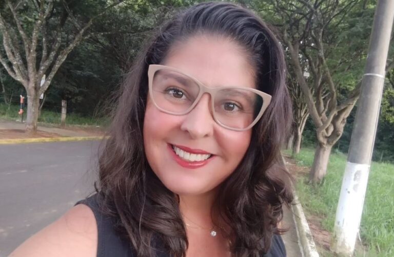 Leia mais sobre o artigo Pedagoga Juliana Oliveira é coautora da obra “Para além da sala de aula”