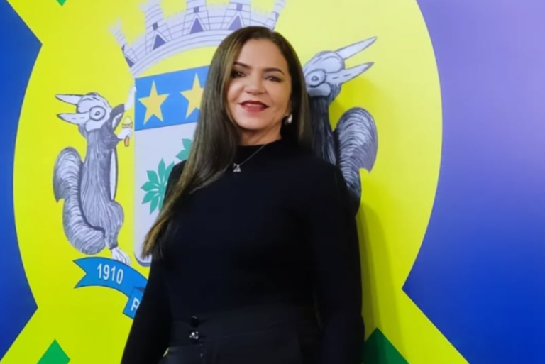 Leia mais sobre o artigo Escritora Elza Melo prepara nova publicação, pela Pragmatha Editora
