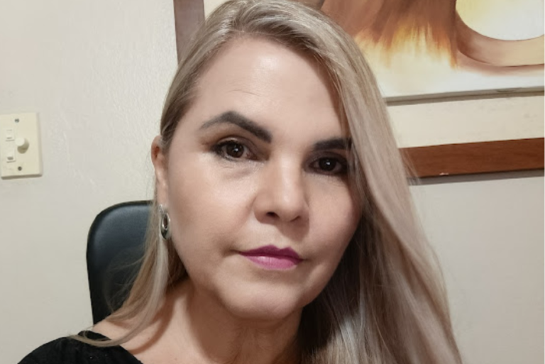 Leia mais sobre o artigo Professora Angelita Vargas Kolmar publica livro sobre escolas multisseriadas pela Pragmatha Editora