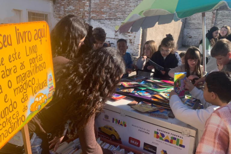 Leia mais sobre o artigo Fuscoteca do Amadinho alcança marca de mil livros distribuídos em São Lourenço do Sul