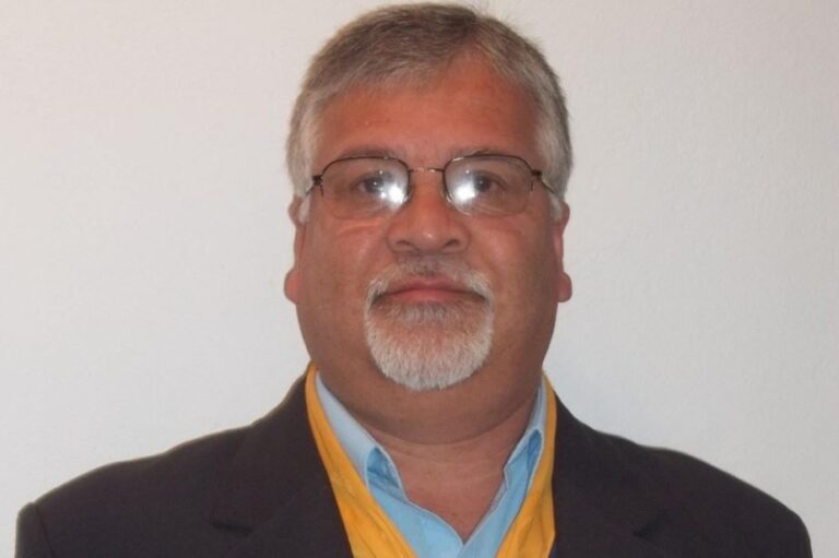 Leia mais sobre o artigo Livro de Carlinhos Lima é reconhecido como Livro do Ano pela Academia Brigadiana de Letras