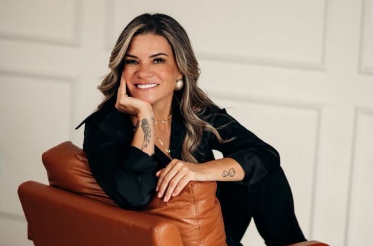 Leia mais sobre o artigo Carlah Lopes publica pela Pragmatha Editora “7 Dias de Cura da Criança Interior”