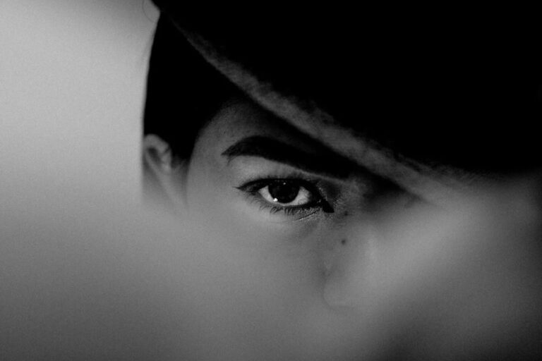 Leia mais sobre o artigo “Instante e continuidade: Ritmos, pausas e imagens constroem um diálogo delicado com a memória”