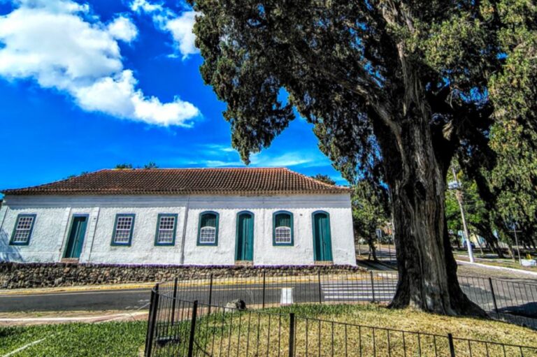 Leia mais sobre o artigo “São crônicas, depoimentos, histórias, poesias e imagens que homenageiam Guaíba”