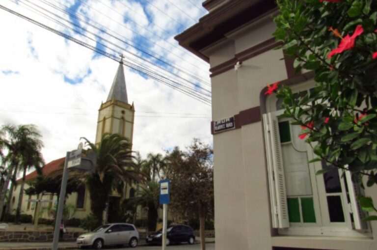 Leia mais sobre o artigo Dodecaedro lança projeto que resgata biografia de personalidades de São Lourenço do Sul