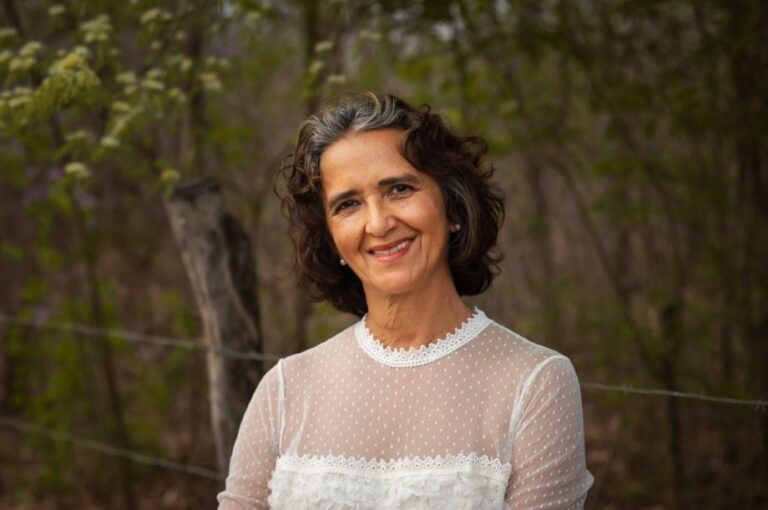 Leia mais sobre o artigo Biografia e produção literária de Antônio Pilé ganham livro organizado por Ana Helena Bomfim